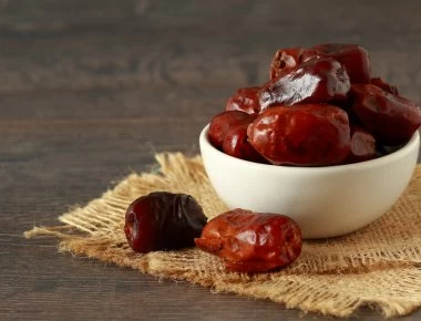 Δείτε τι θα συμβεί αν τρώτε τρεις χουρμάδες την ημέρα